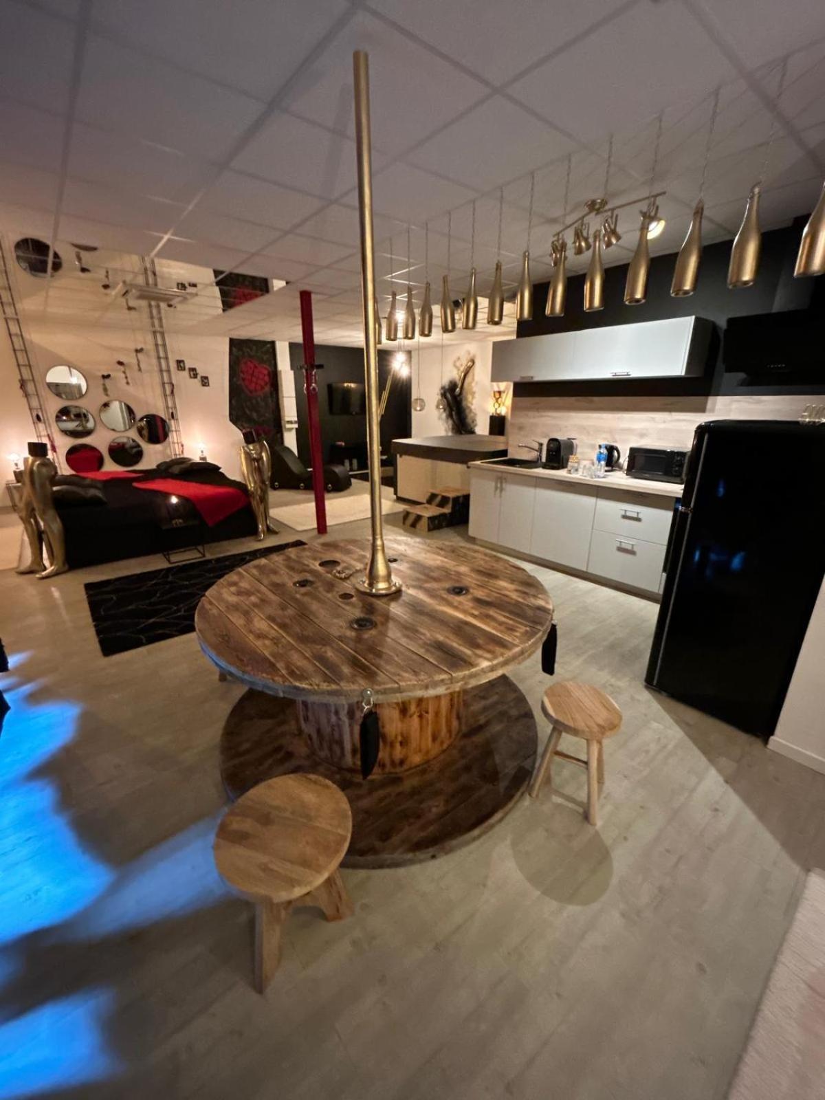 L'Escapade Sensuelle - La Love Room D'Épernay Esterno foto