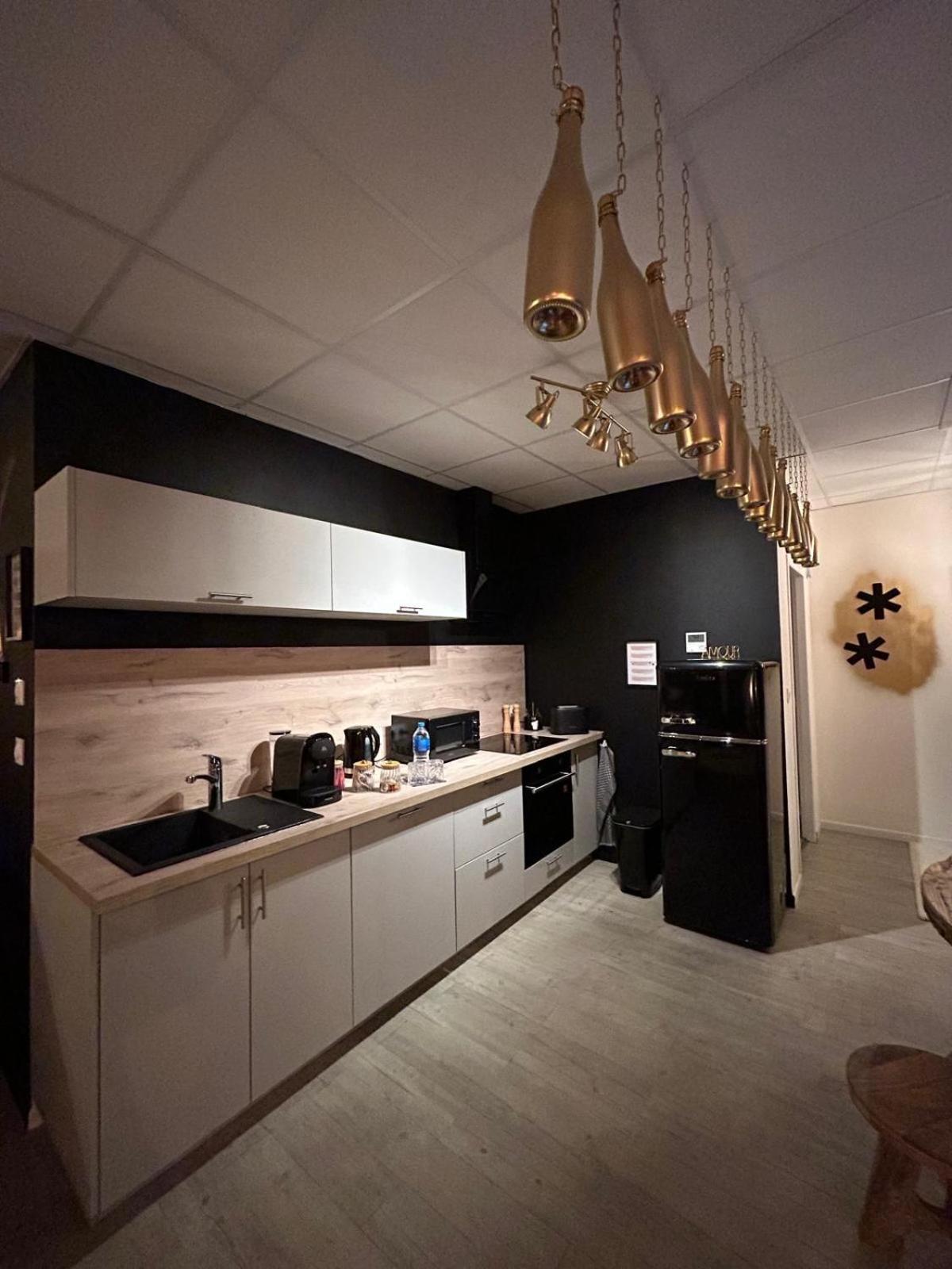 L'Escapade Sensuelle - La Love Room D'Épernay Esterno foto